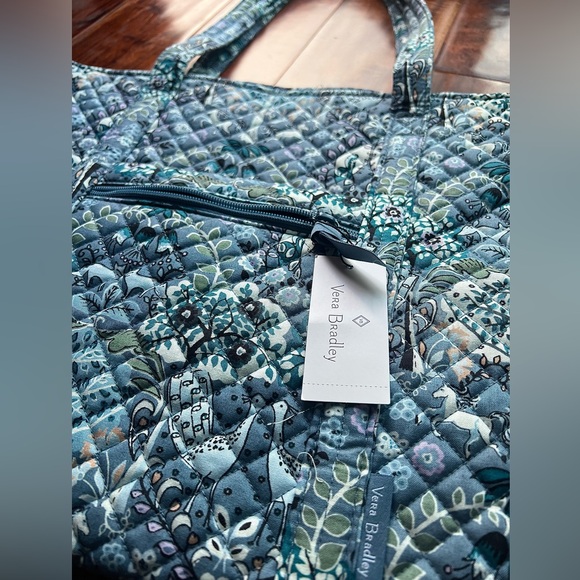 🌻NWT Vera Bradley Tote 👜 No flaws🌻 - Picture 2 of 6